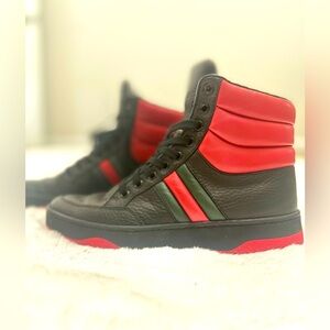 GUCCI Calfskin New Praga Karibu High Top